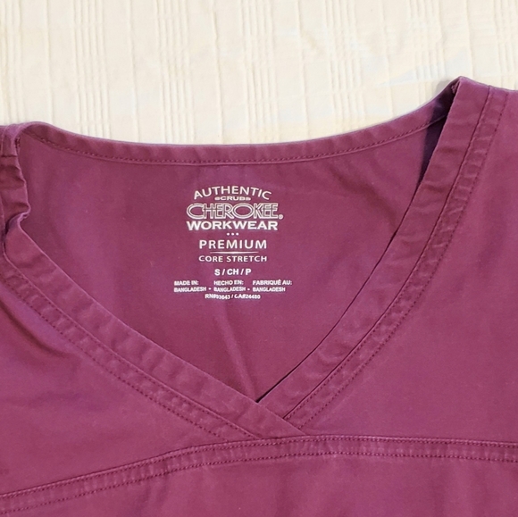 Women's Scrub Top 👚 - Picture 7 of 7